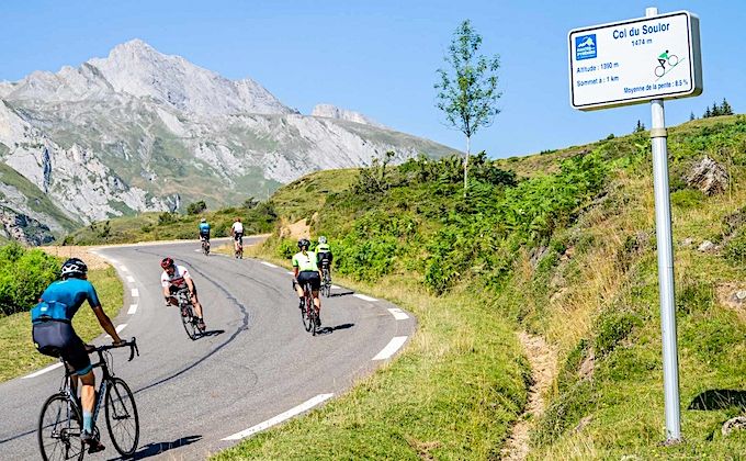 AU SOMMET - Pyrénées Cycl’n Trip, 3 cols pour la dernière étape